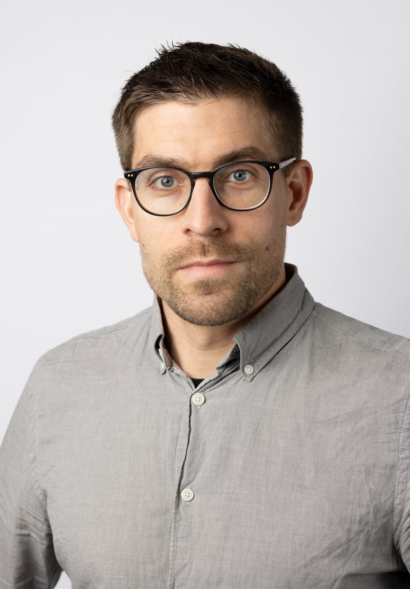 Erik_Lax_Portrait (2)